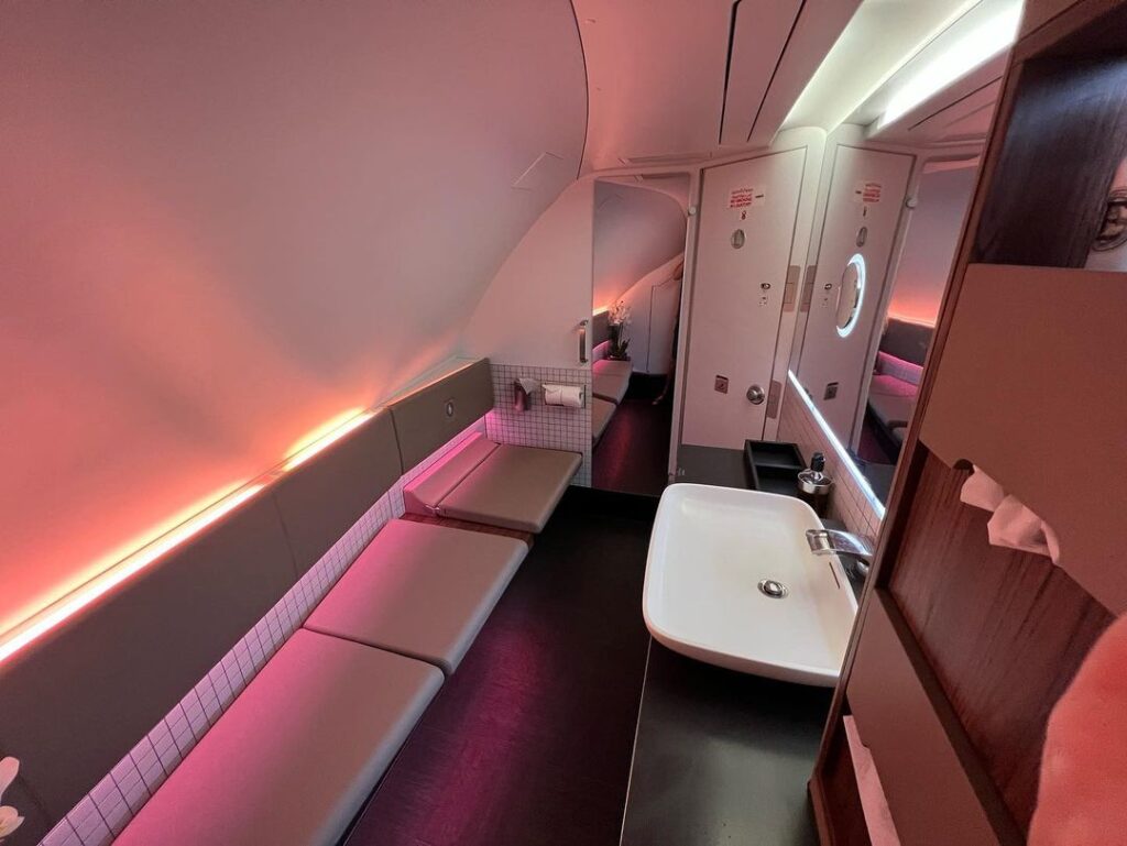 Qatar Airways first class bathroom