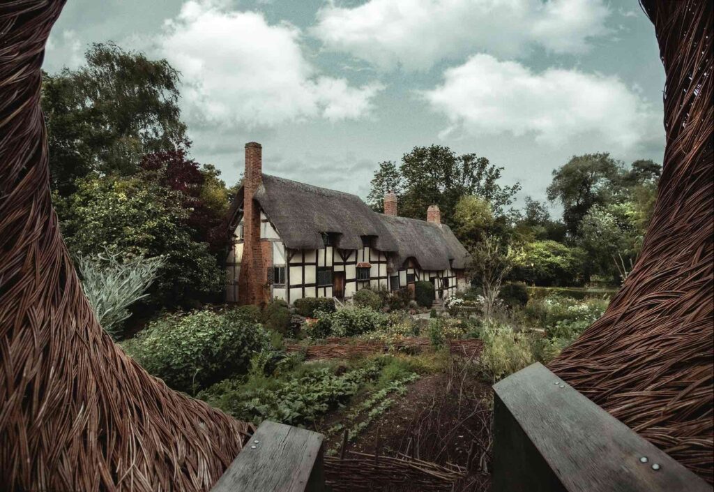 Anne Hathaway's Tudor cottage in Stratford upon Avon, England 